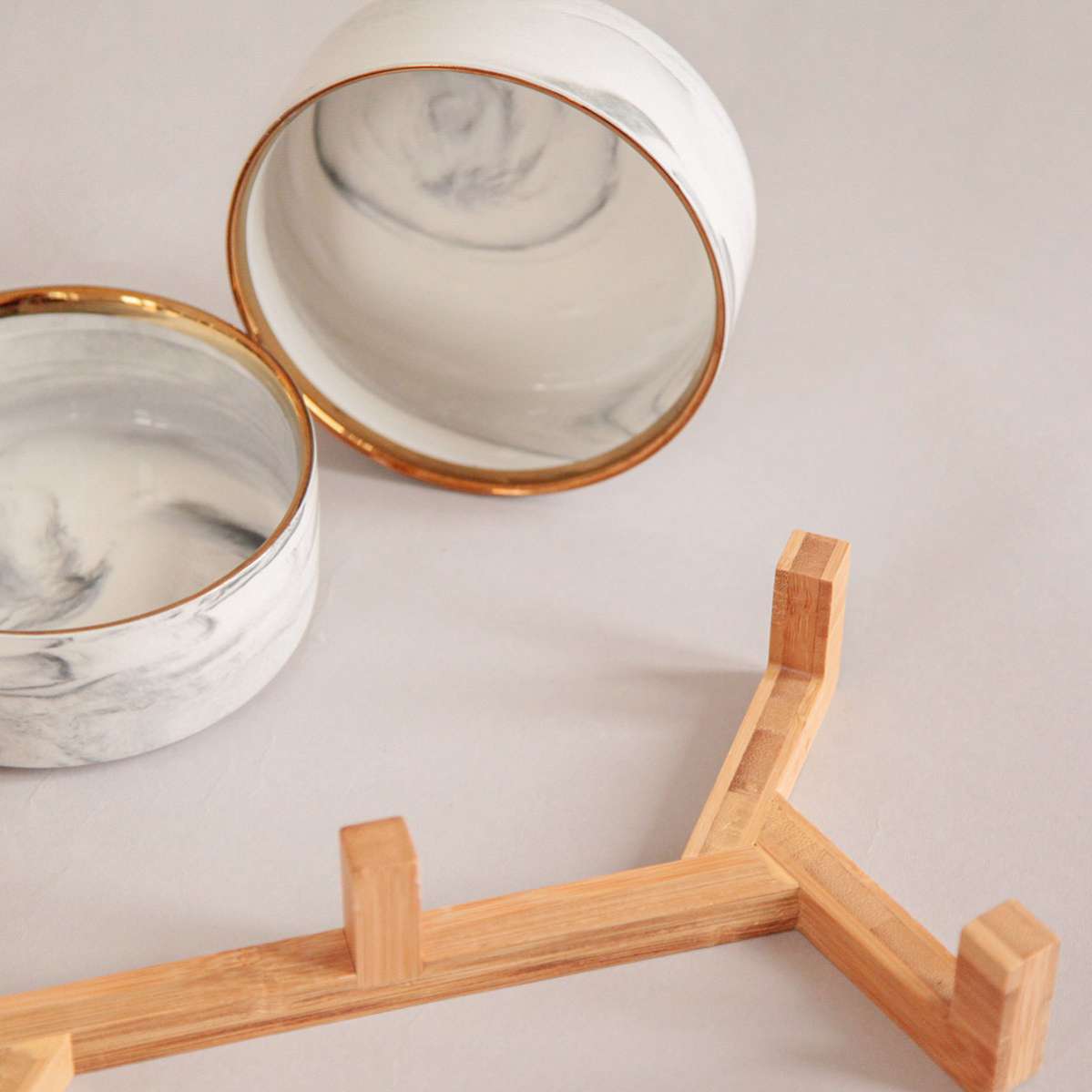 Миска для собак на деревянной подставке Pet Мрамор