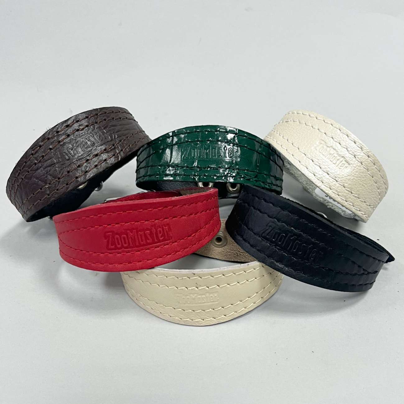 Кожаный ошейник для собак на тонкую шею