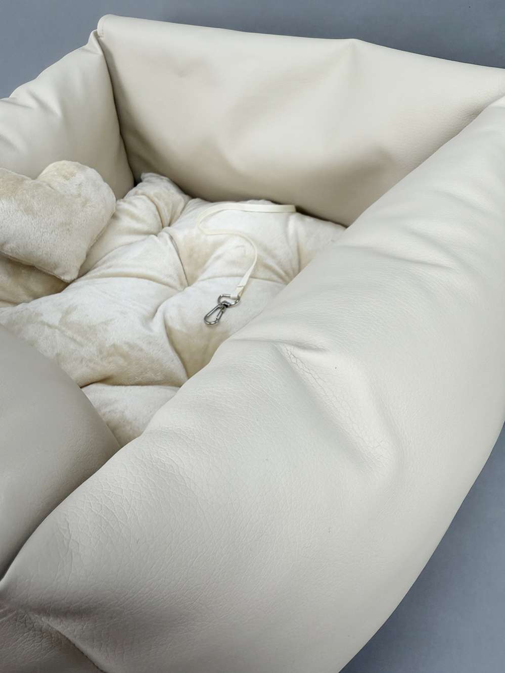 Автокресло для собак Puffy Зикр бежевое