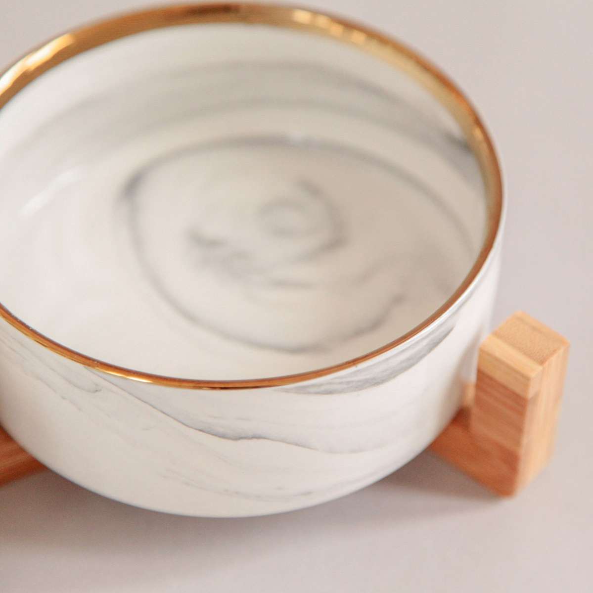 Миска для собак на деревянной подставке Pet Мрамор