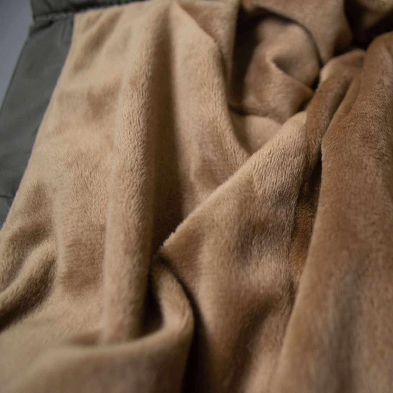 Комбинезон для таксы и корги Puffy Айвенго Оливковый