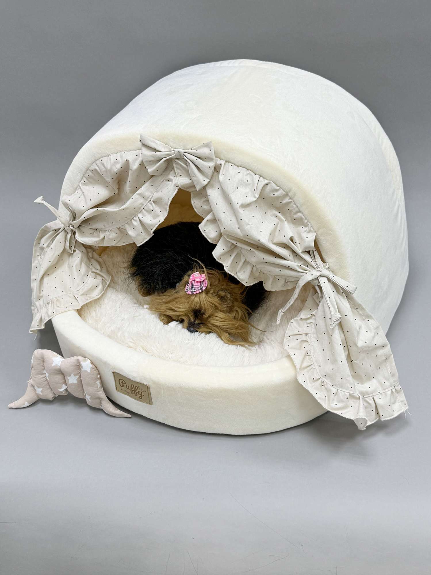 Домик для собаки со шторками Puffy молочный