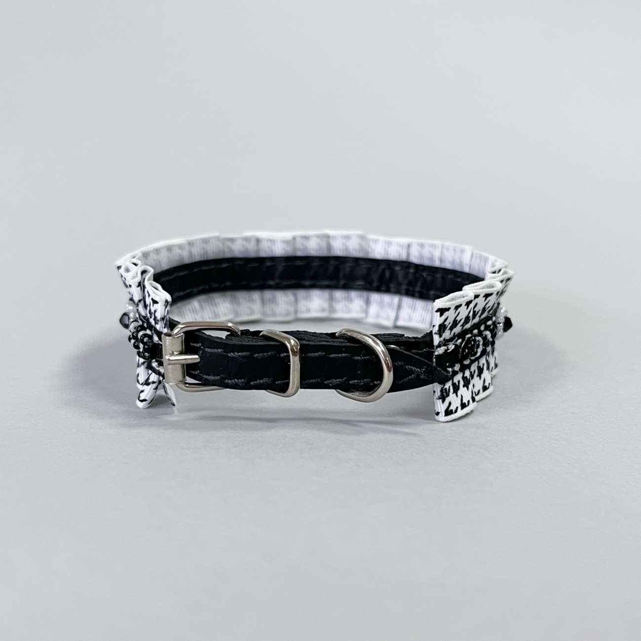 Кожаный ошейник для собак Шанель