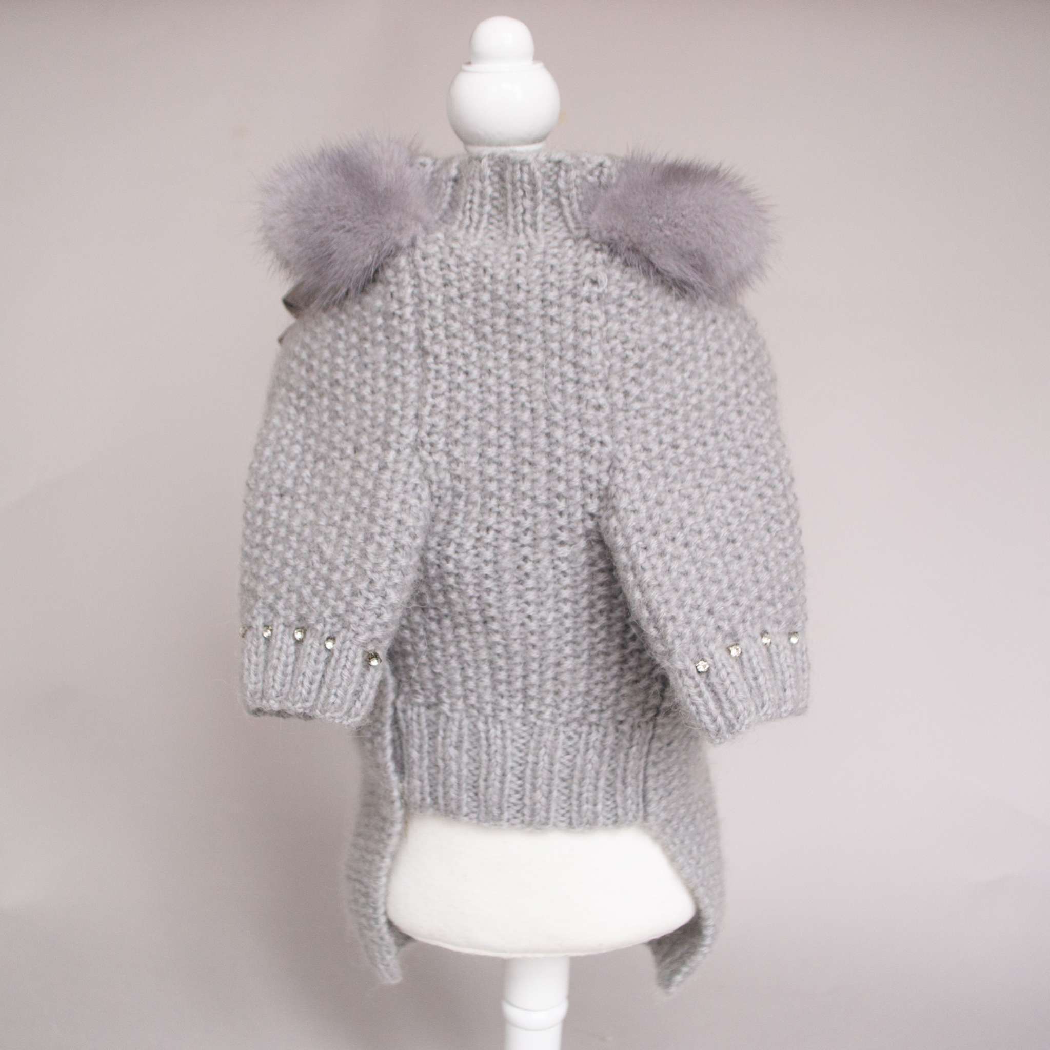 Шерстяной свитер для собак Заюша с норкой