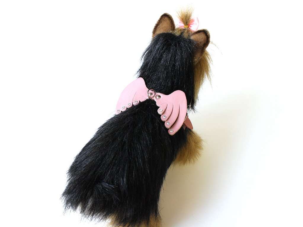 Кожаная шлейка для собак Крылья со стразами