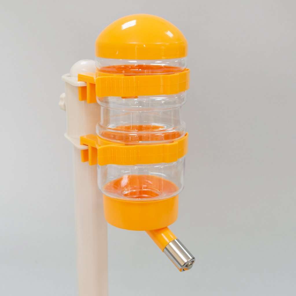 Кормушка поилка с шариком для слобак Сухие усы на присосках