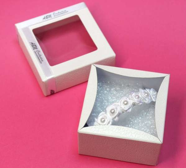 Подарочная коробочка для аксессуаров