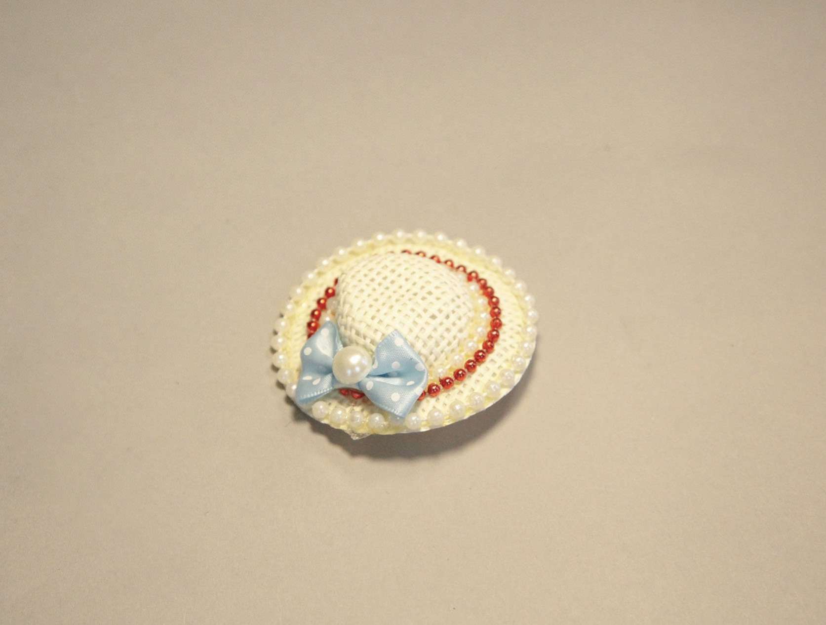 Заколка для собак Соломенная шляпка с бантиком