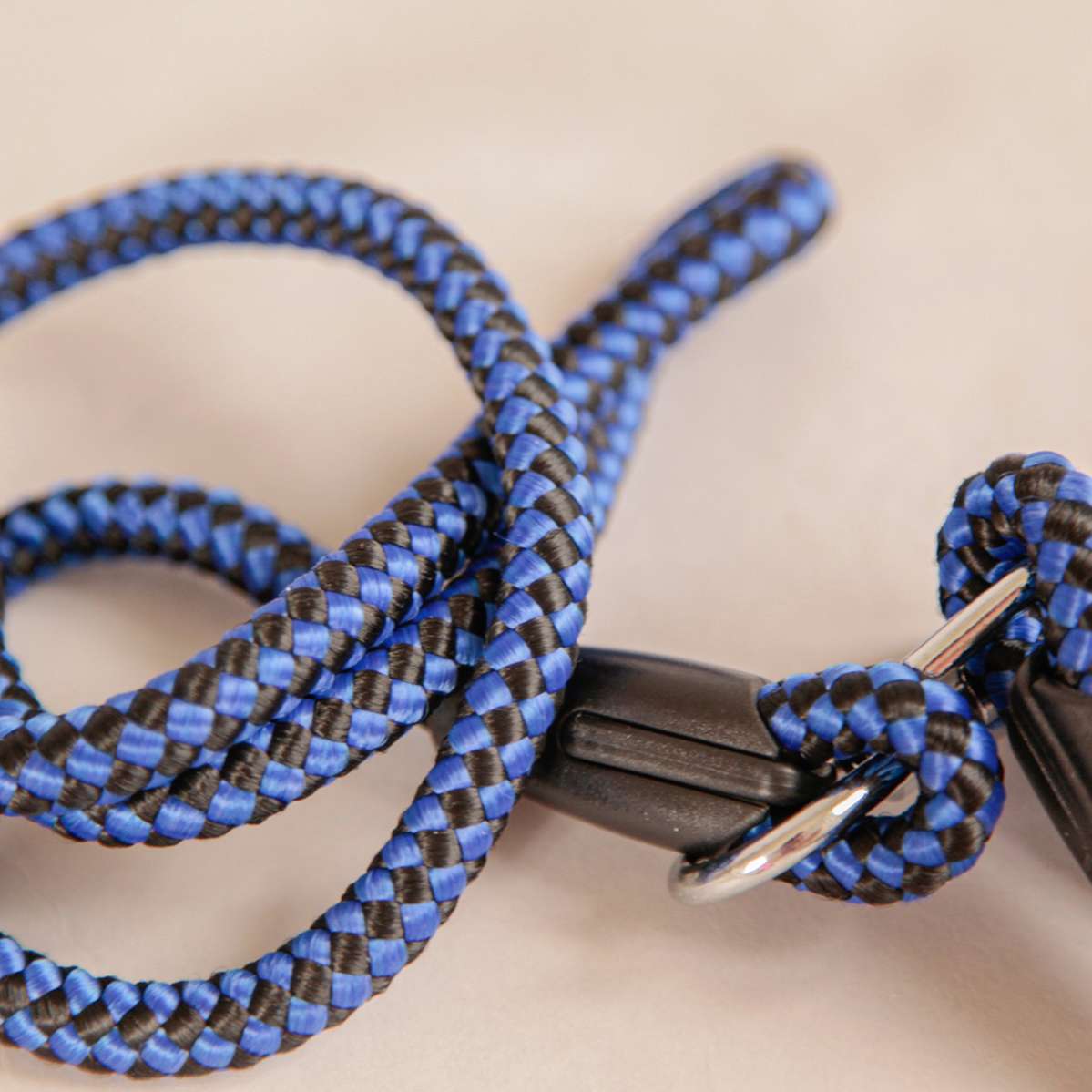 Поводок на три собаки