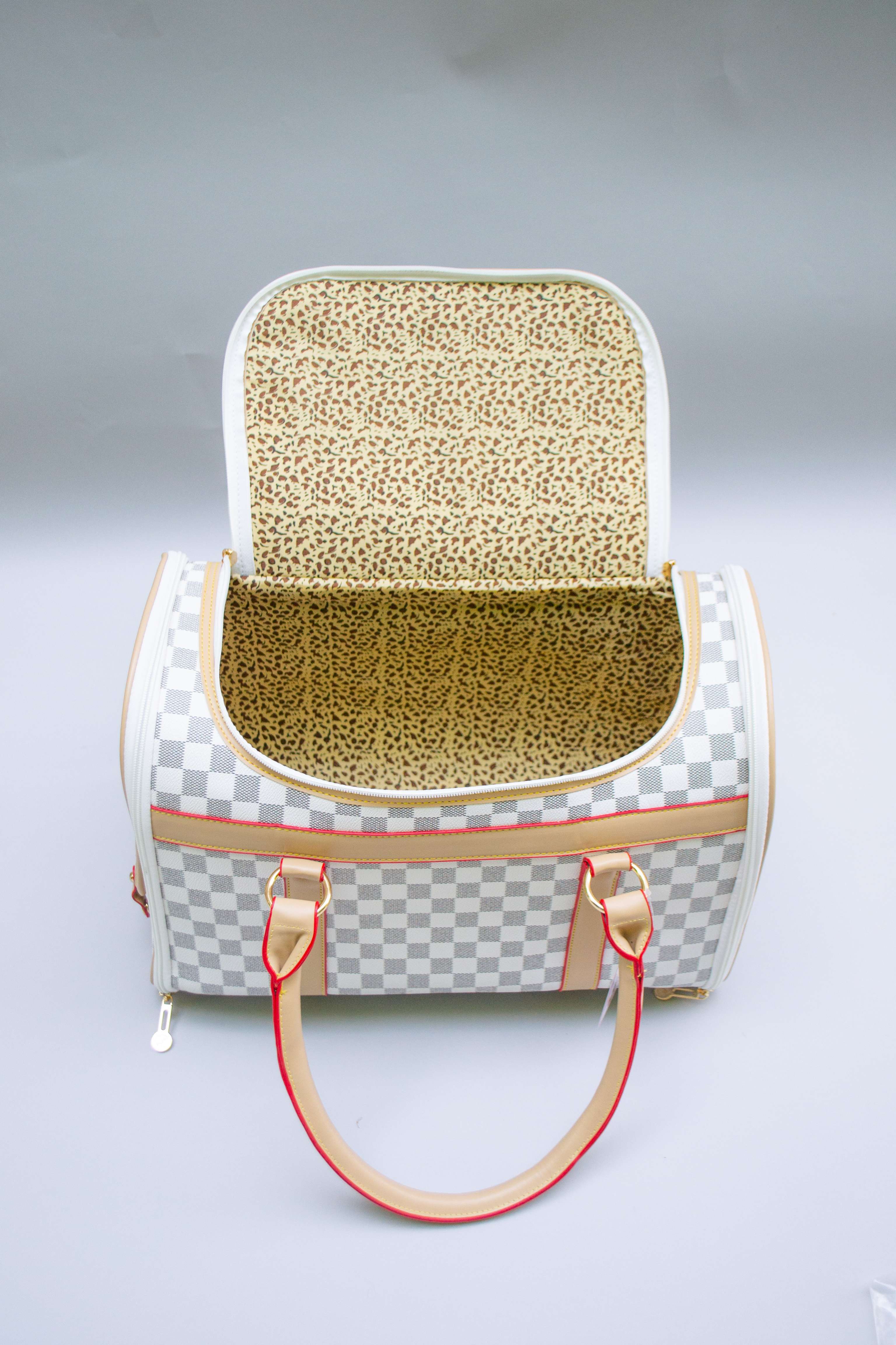 Сумка переноска для собак Бельмонт белая