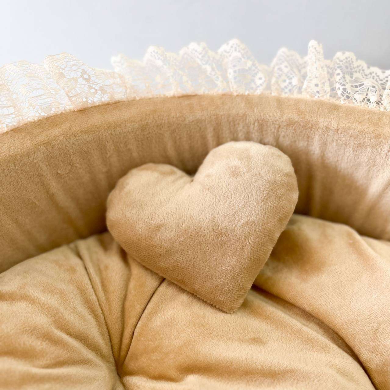 [Лежак] Лежанка для собак Puffy Миндаль