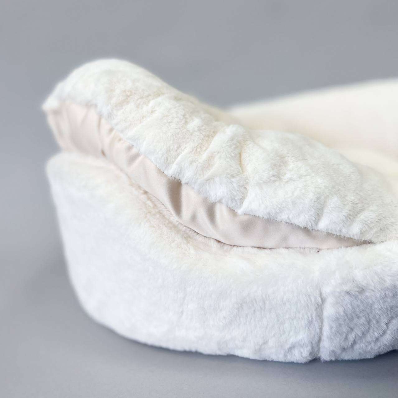 [Лежак] Лежанка для собак Puffy Снежок