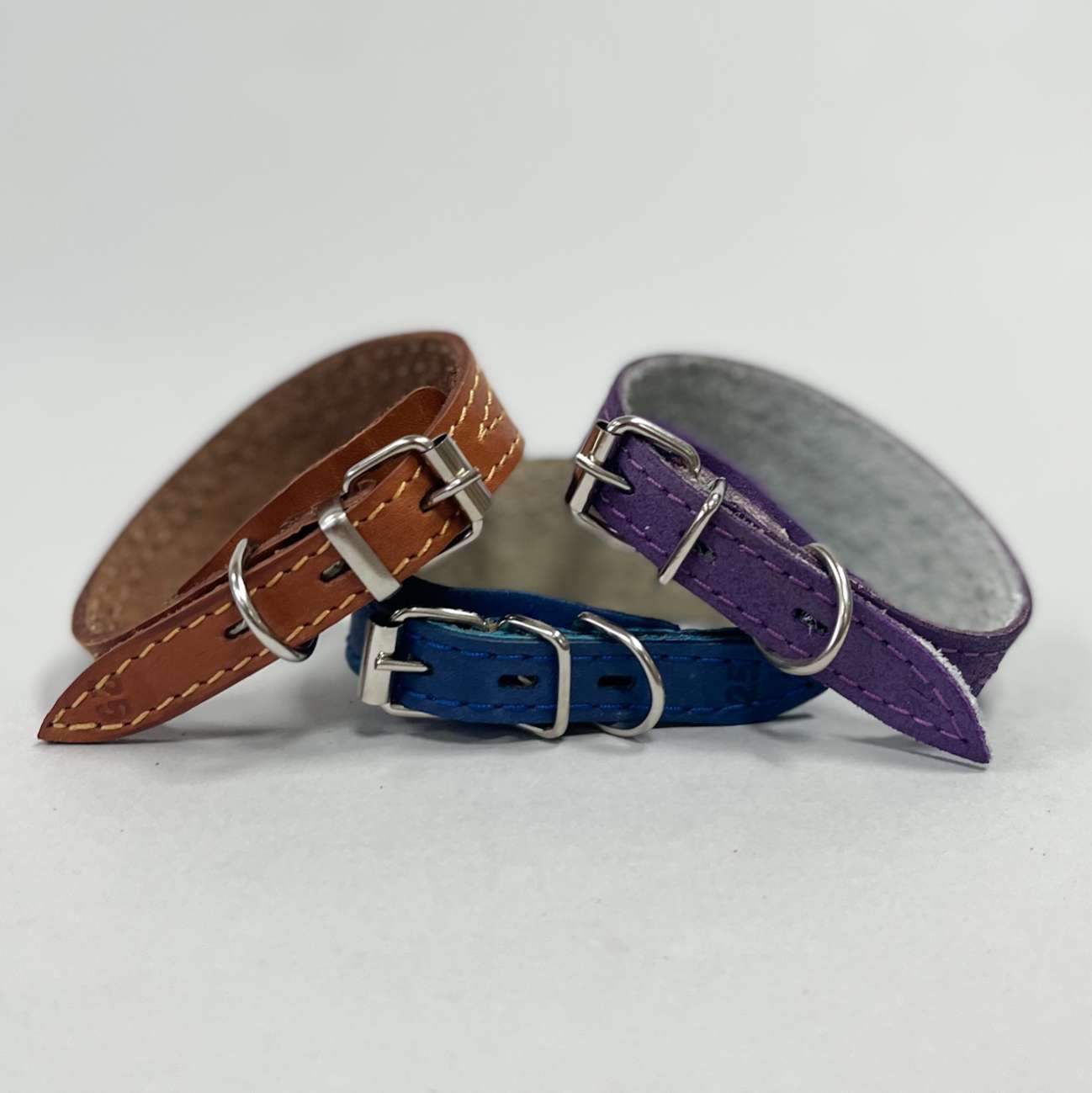 Кожаный ошейник для собак на тонкую шею