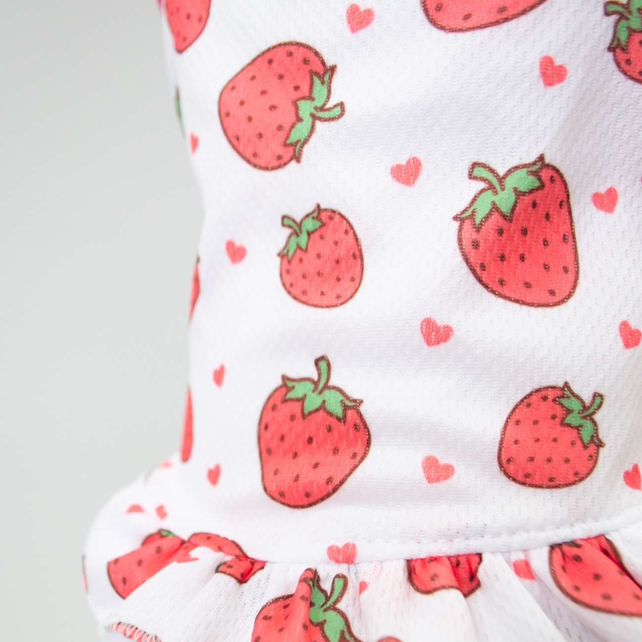 Платье для собак Pet Клубнички