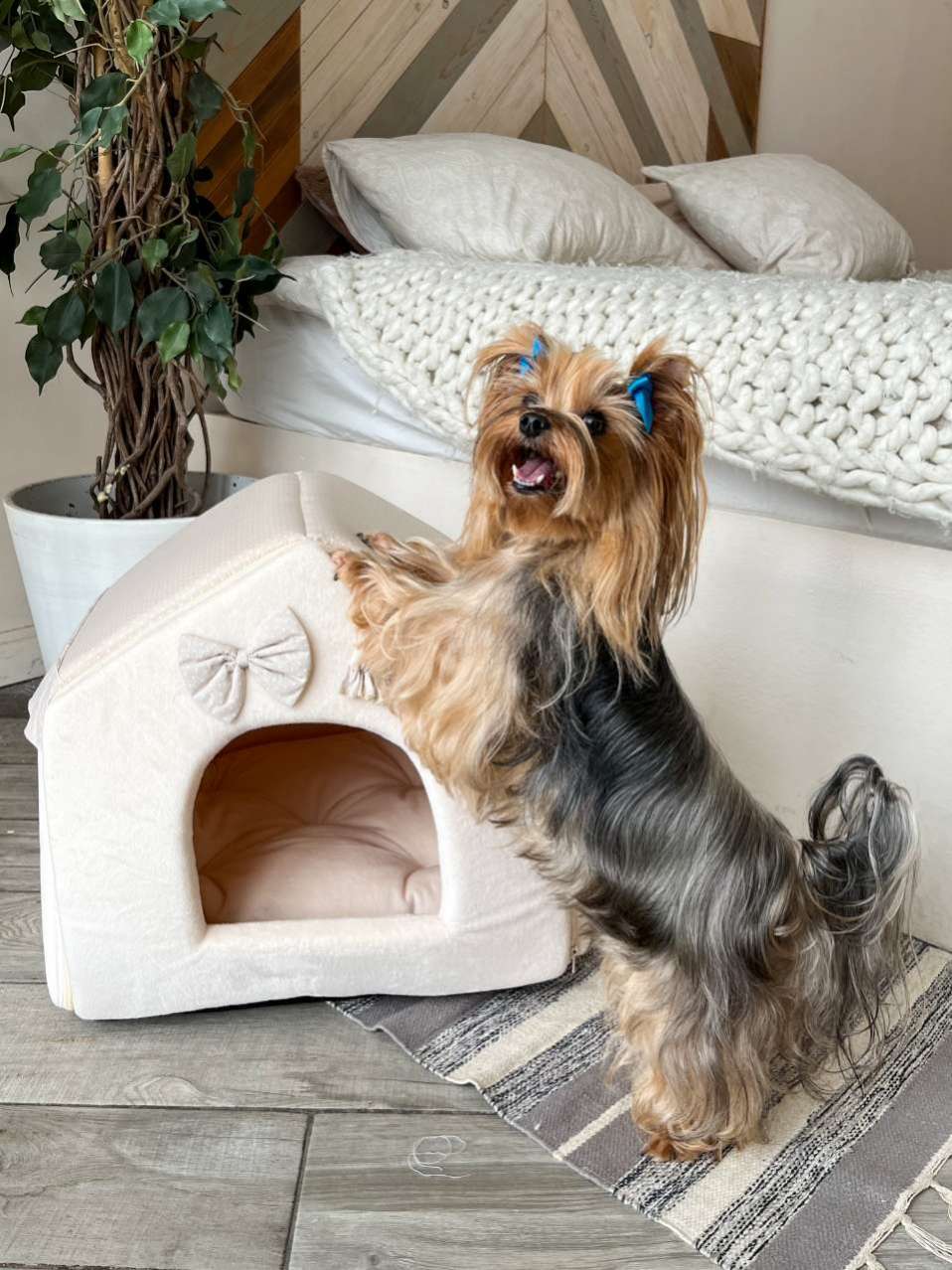 Дом-будка для собак Puffy молочный