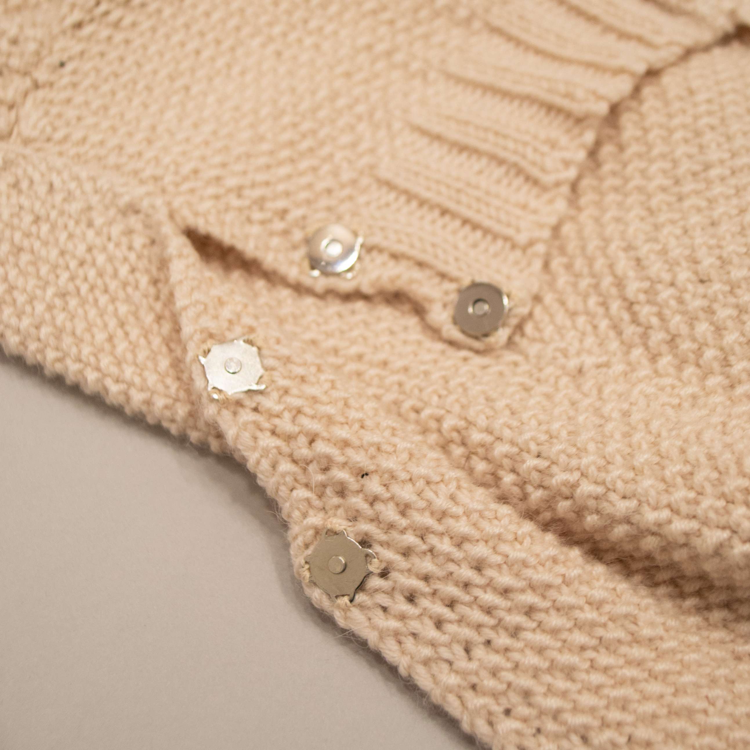 Шерстяной свитер для собак Заюша с норкой