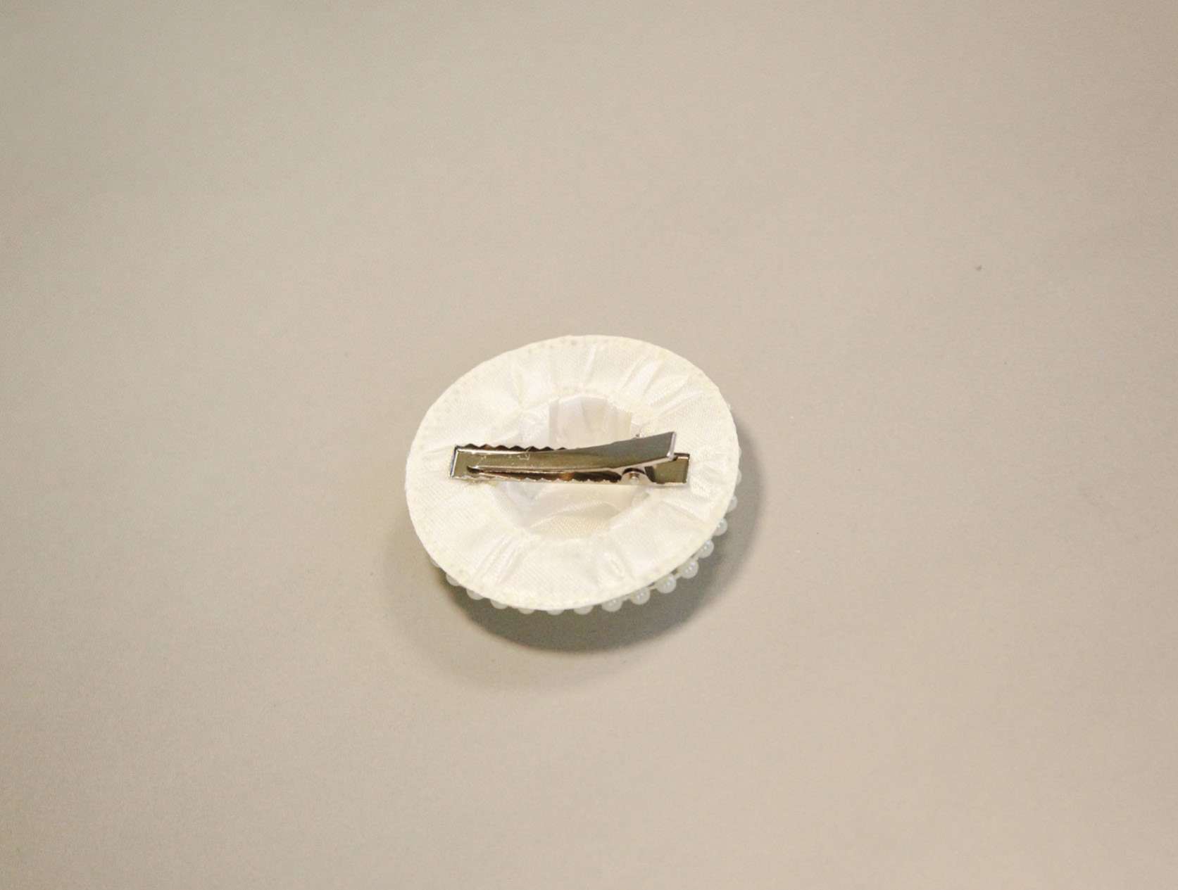 Заколка для собак Соломенная шляпка с бантиком