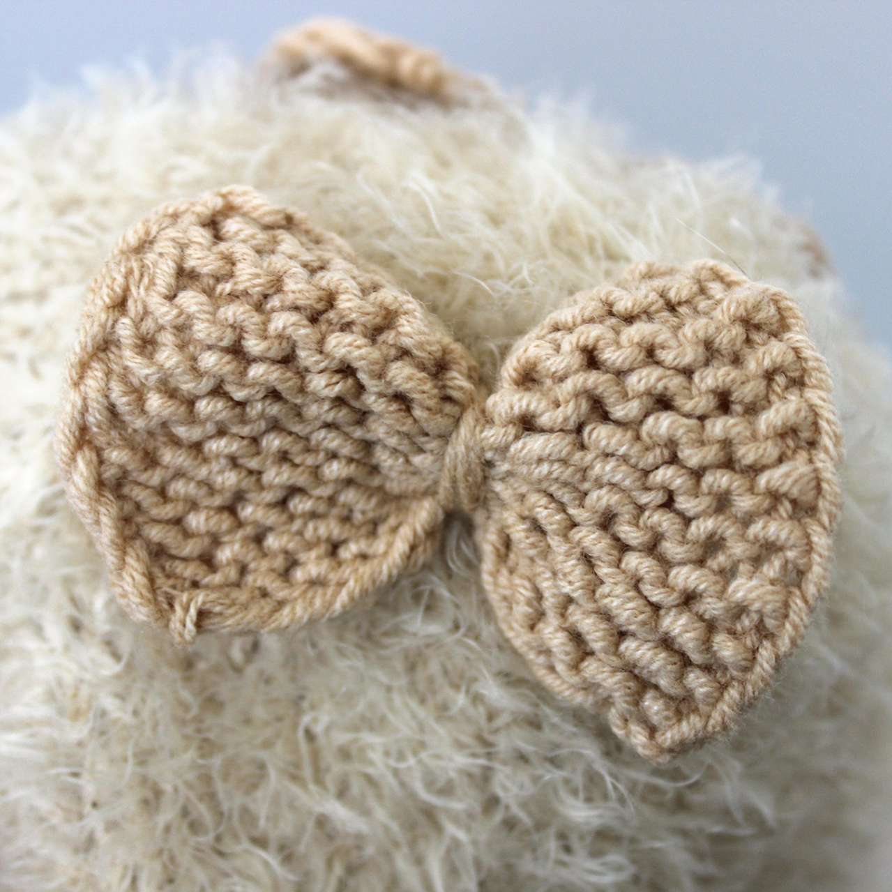 Вязаная шапка для собаки капор с закрытыми ушами Puffy Бантики