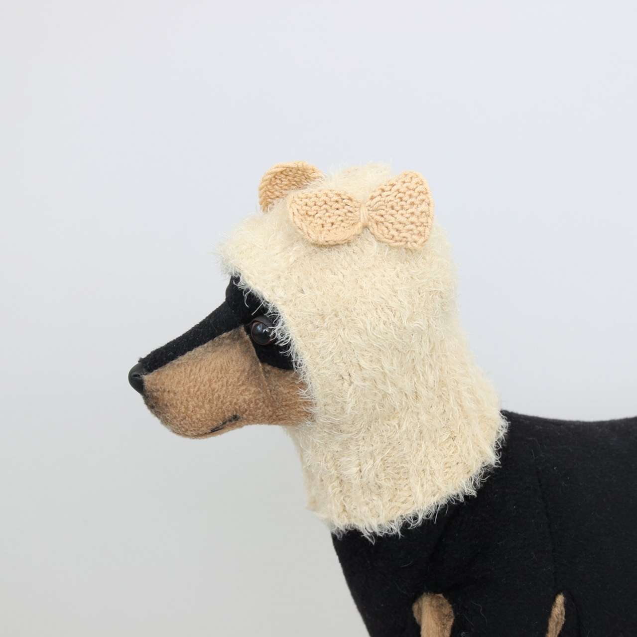 Вязаная шапка для собаки капор с закрытыми ушами Puffy Бантики
