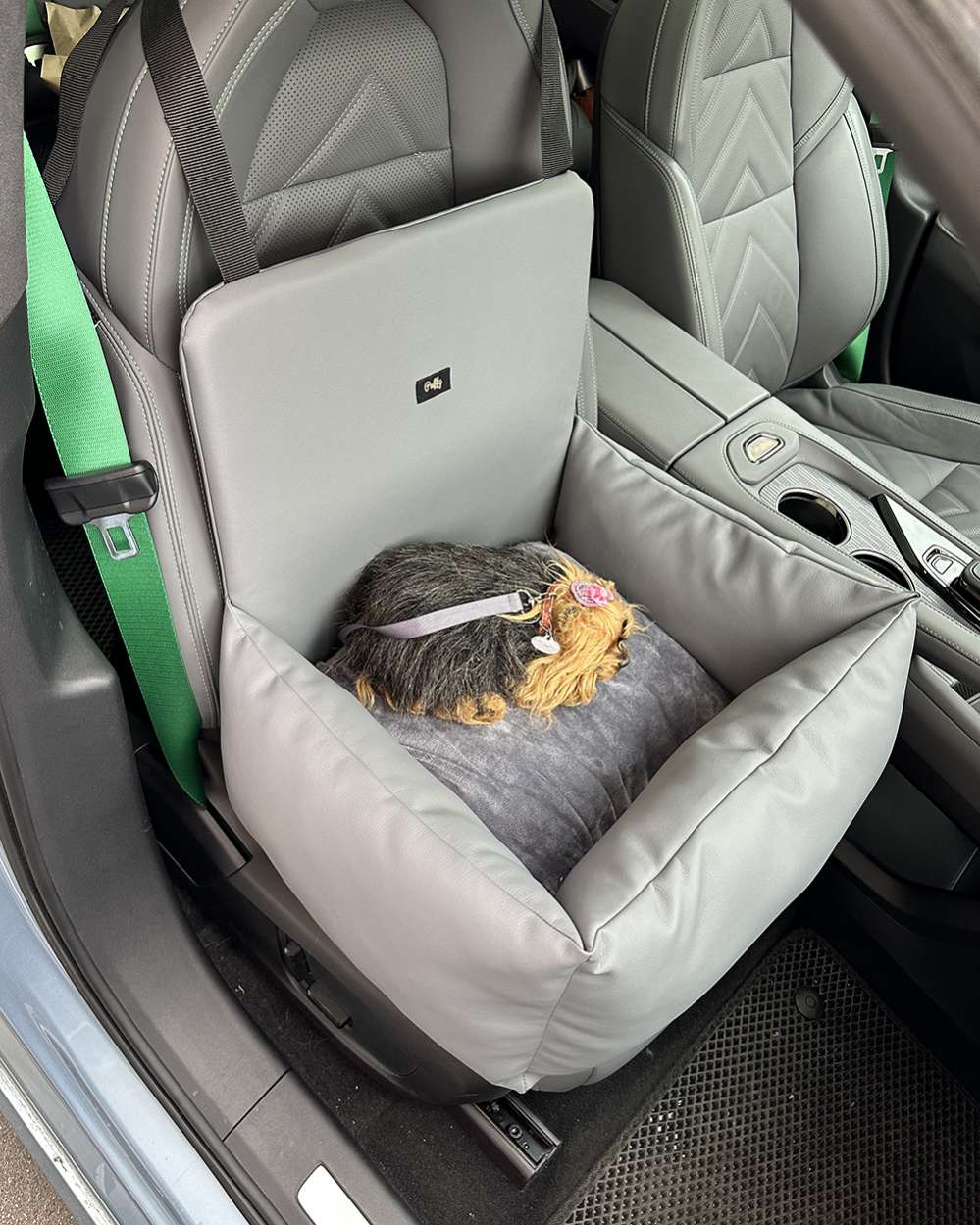 Автокресло для собак Puffy Зикр бежевое