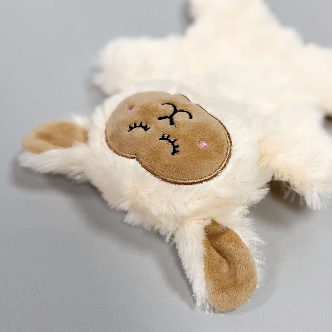 Игрушка для собак Triol Спящий барашек