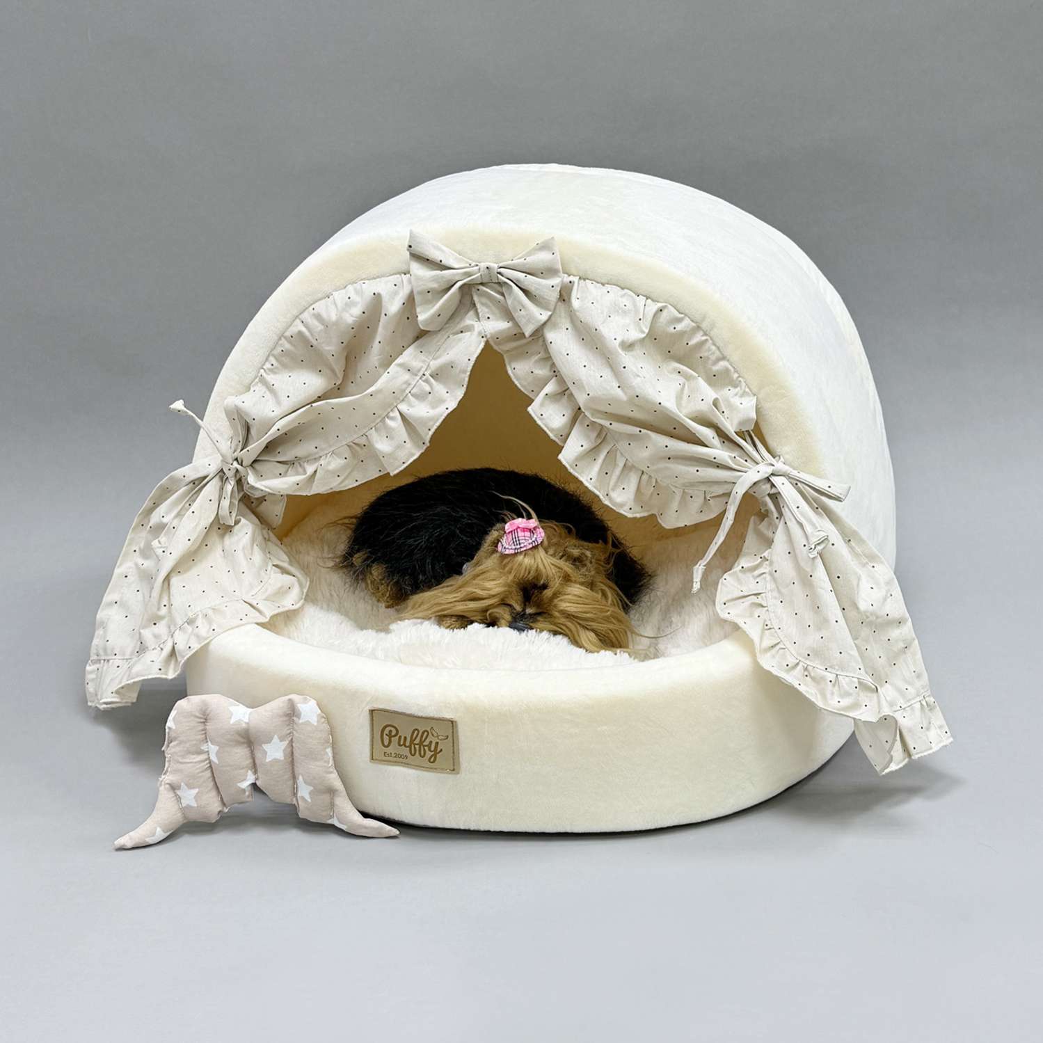 Домик для собаки со шторками Puffy молочный
