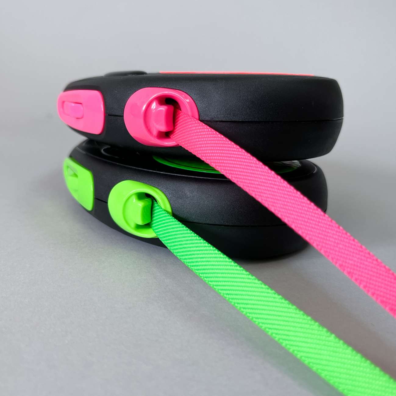 Рулетка для собак на ленте Flexi New Neon