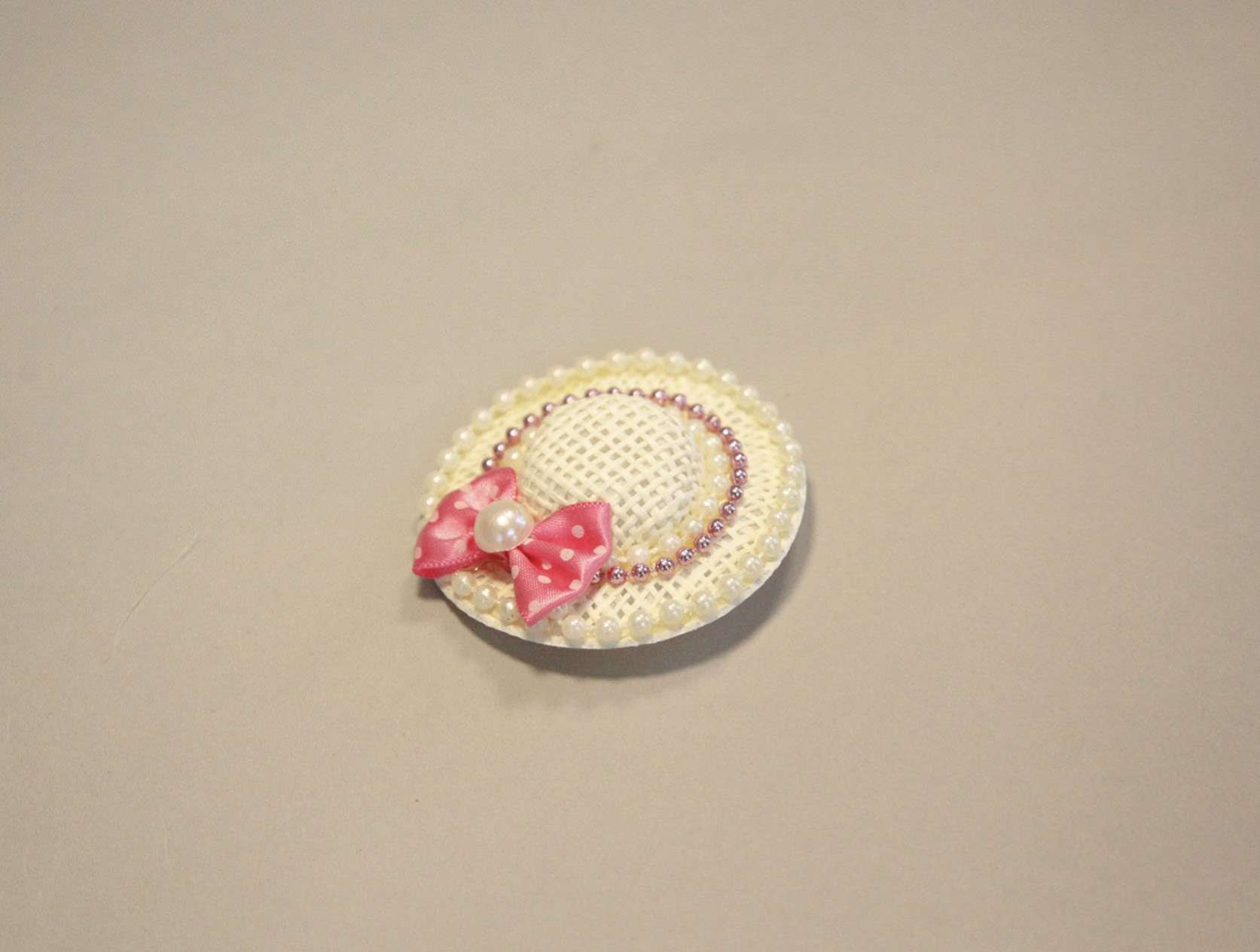 Заколка для собак Соломенная шляпка с бантиком