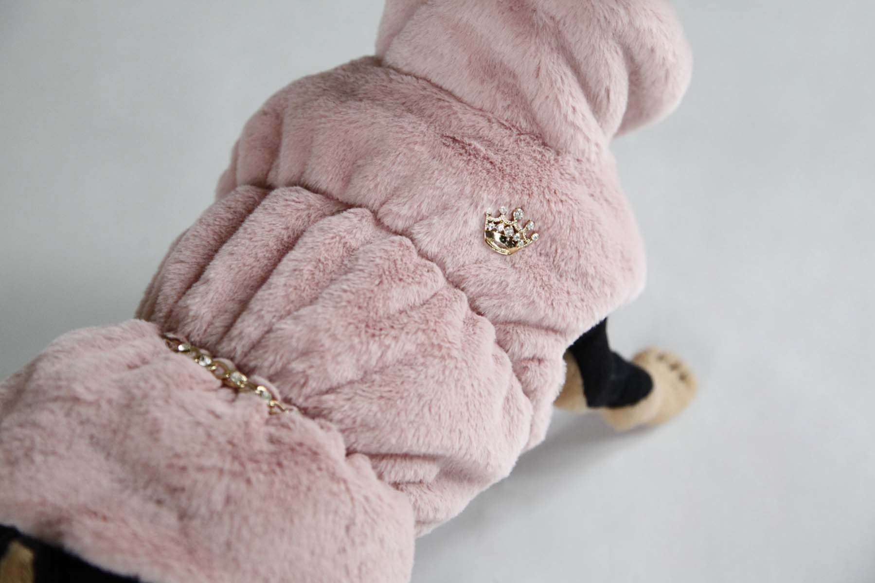 Жилет для собаки меховой Puffy Снегурочка