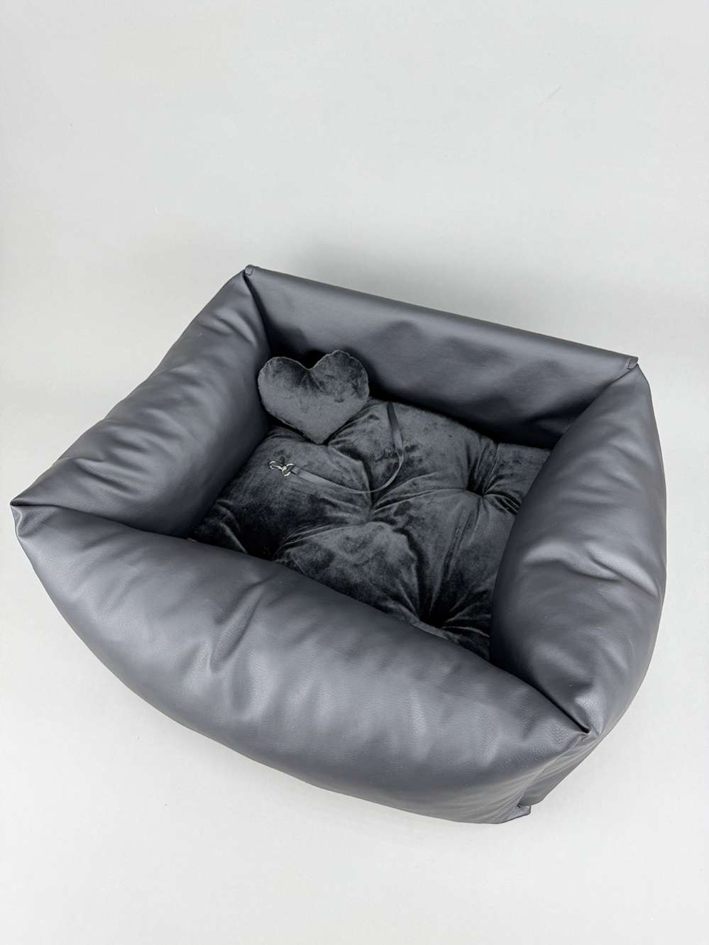 Автокресло для собак Puffy Зикр черное