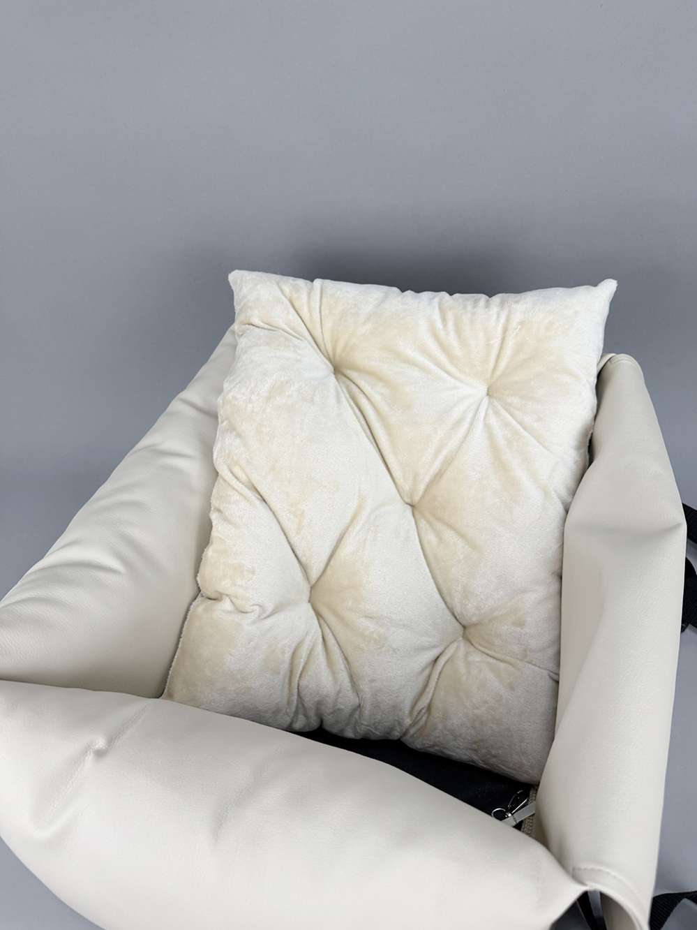 Автокресло для собак Puffy Зикр бежевое