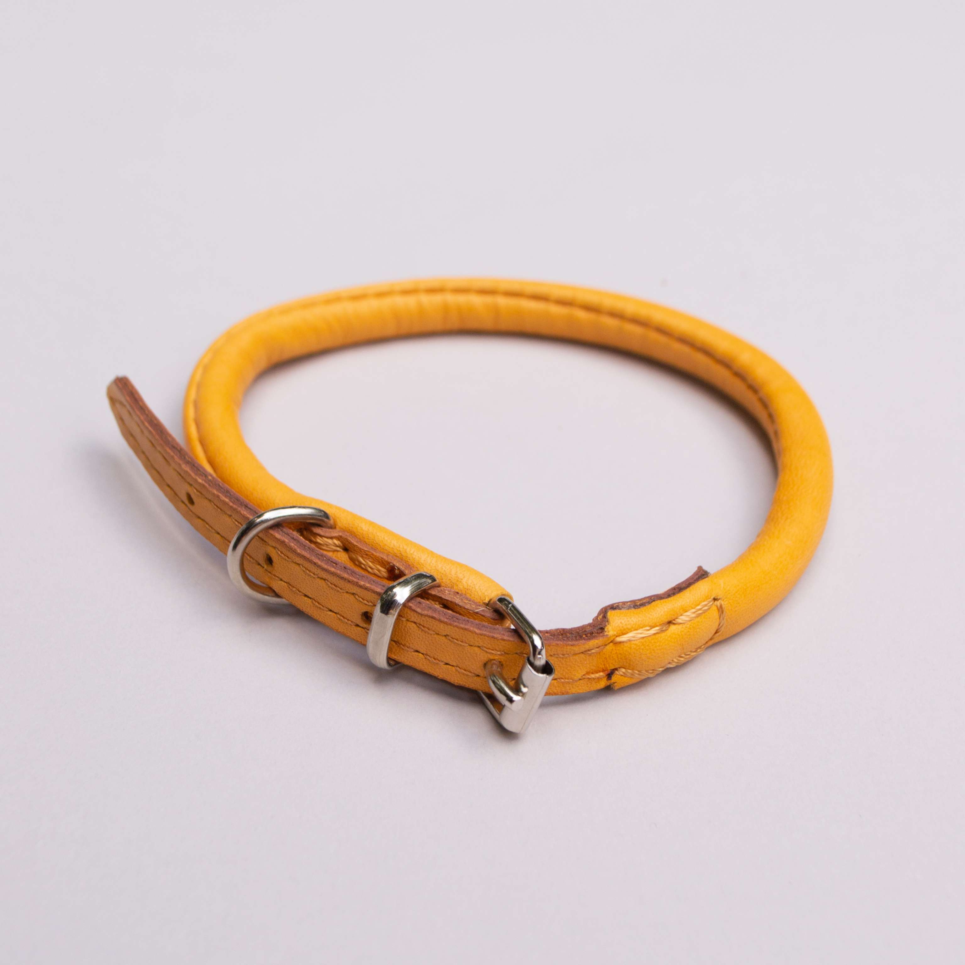 Круглый кожаный ошейник для собак