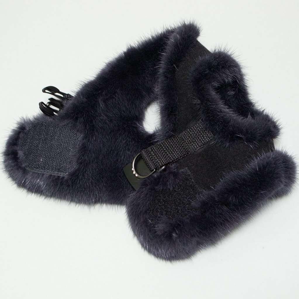 Шлейка для собак с натуральным мехом Коронация