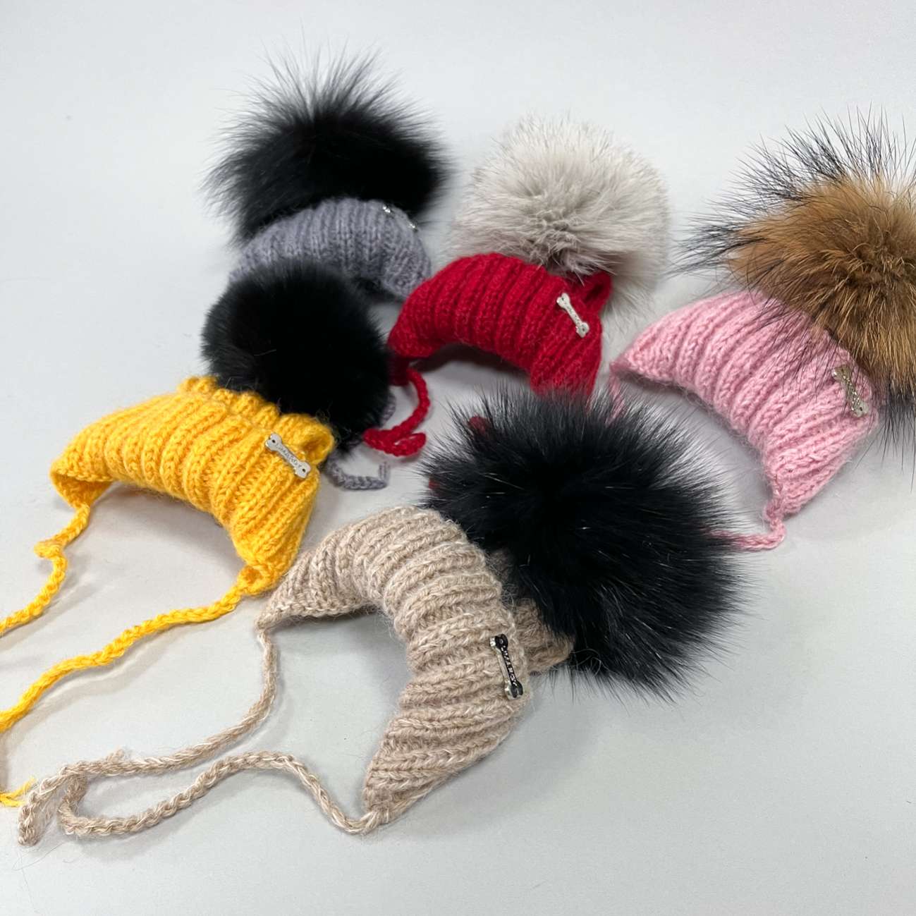 Вязаная шапка для собаки Premium Помпон