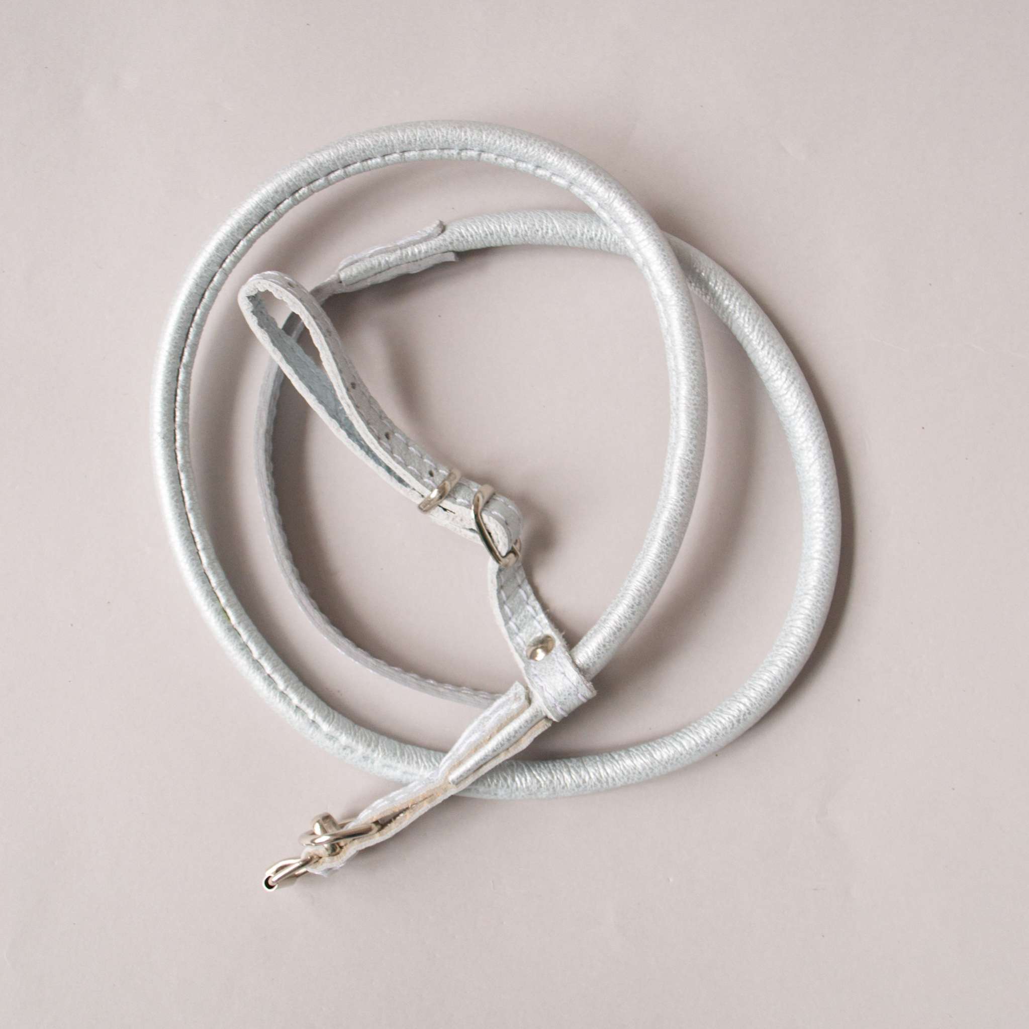 Кожаная шлейка для собак круглая для шпица