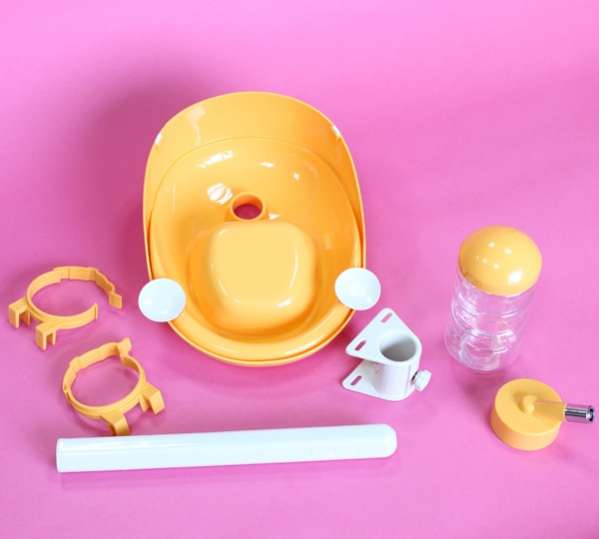 Кормушка поилка с шариком для слобак Сухие усы на присосках