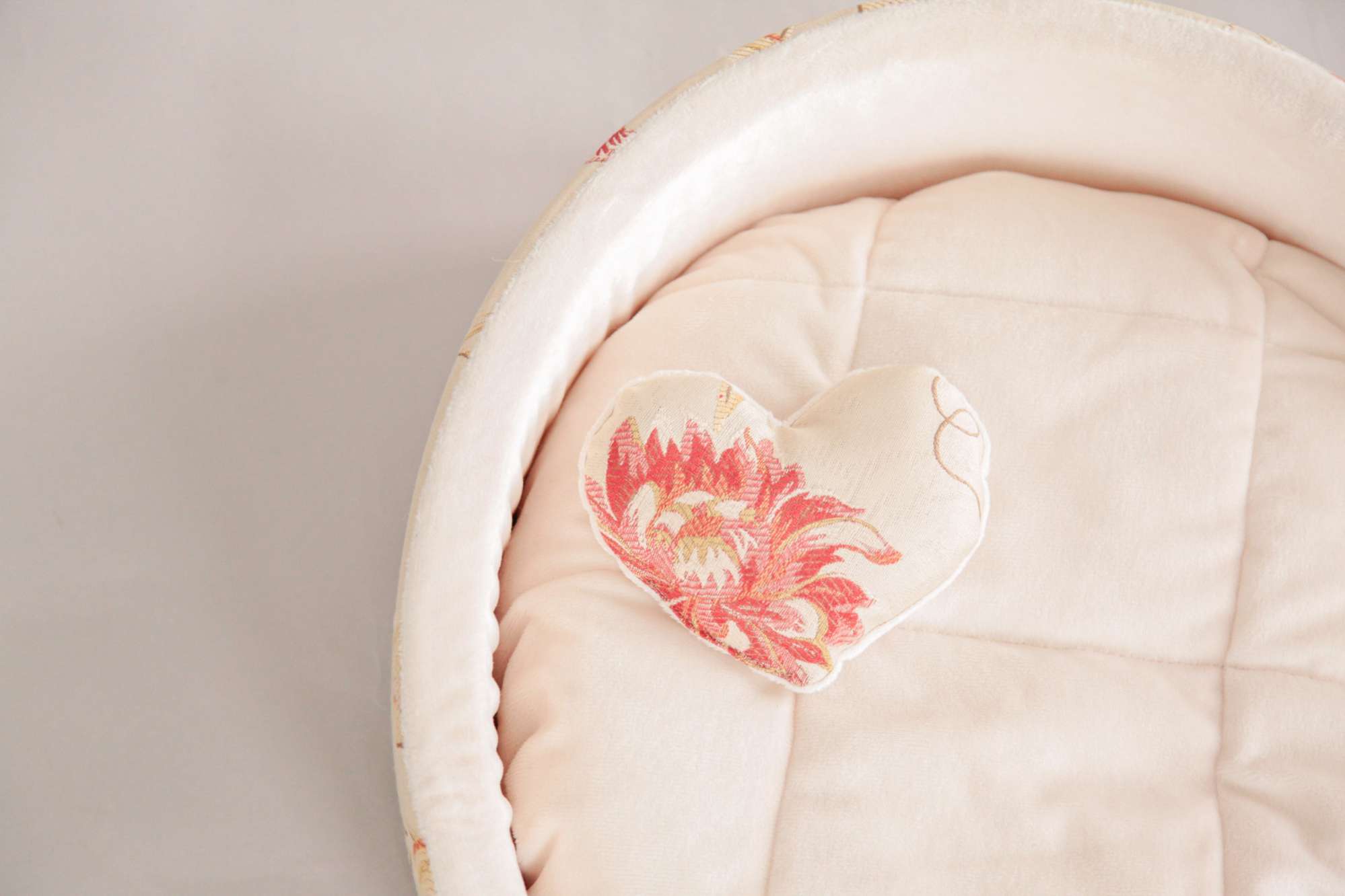 [Лежак] Лежанка для собак Puffy Цветы