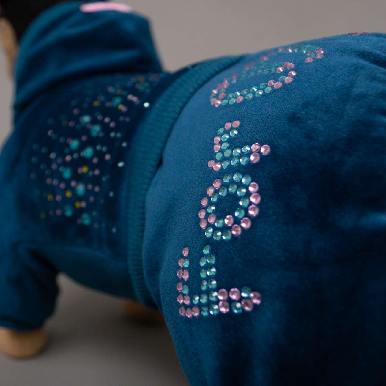 Костюм для собак утепленный велюровый ForMyDogs Павлин