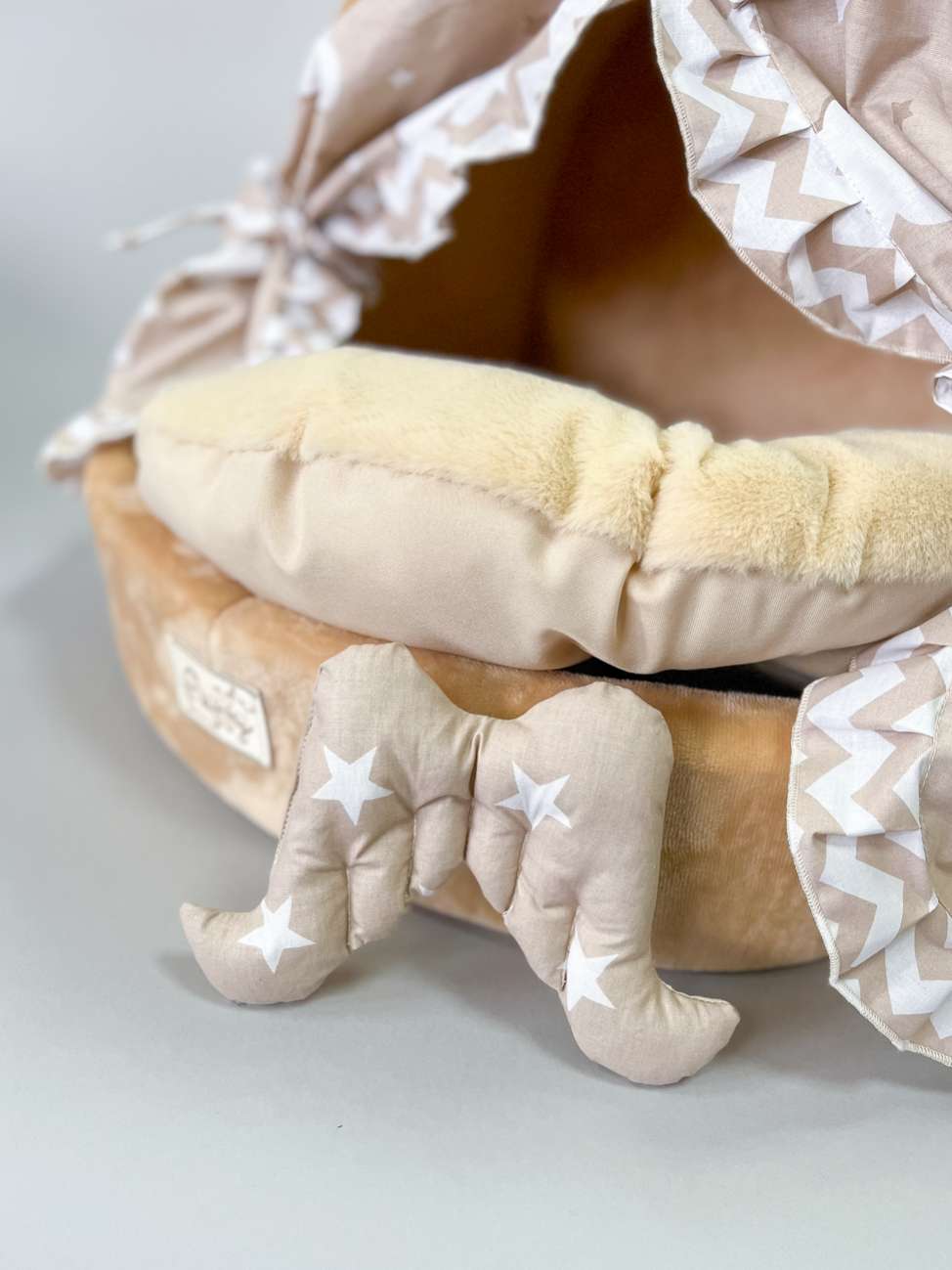 Домик для собаки со шторками Puffy в облаках