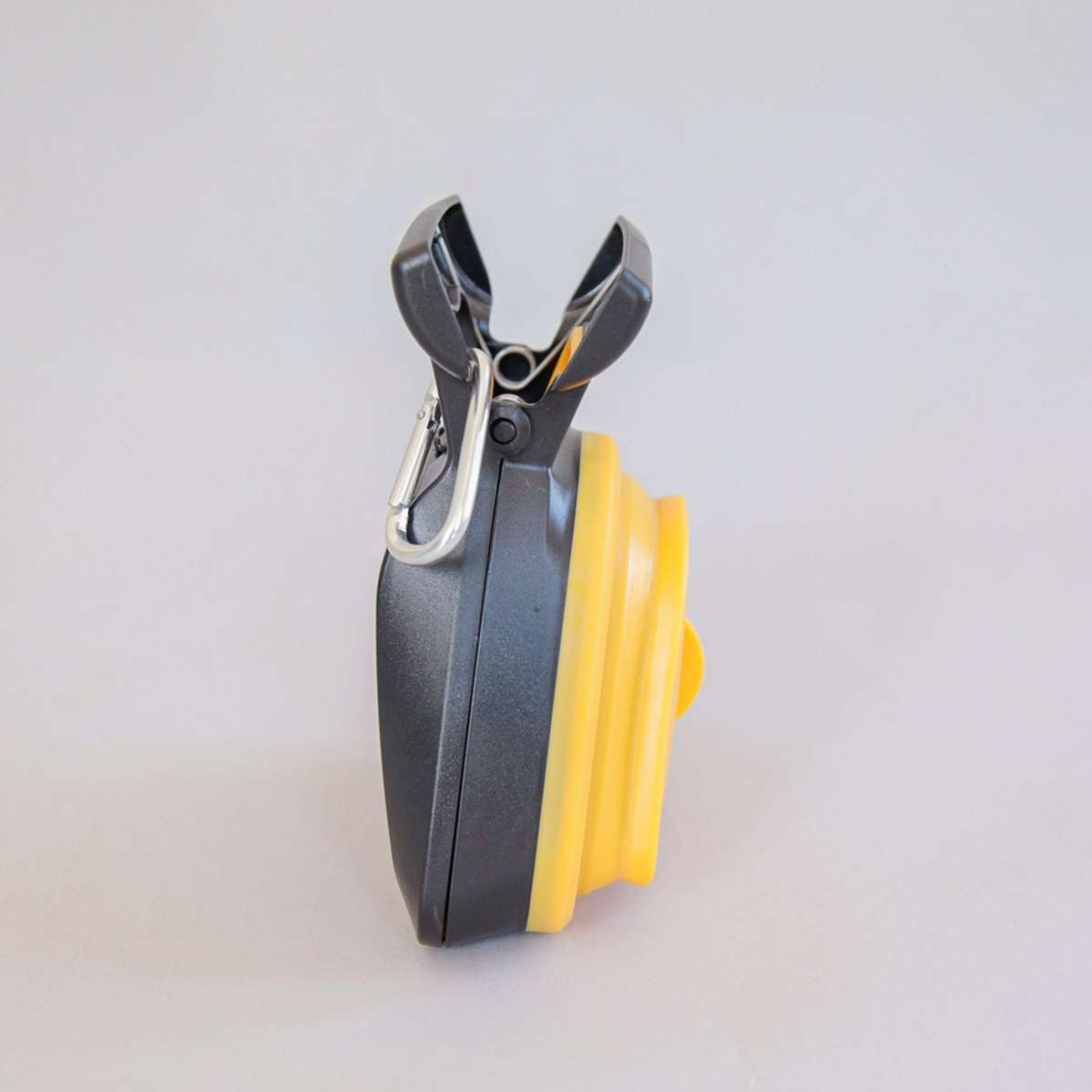 Контейнер совок с пакетами для уборки за собакой