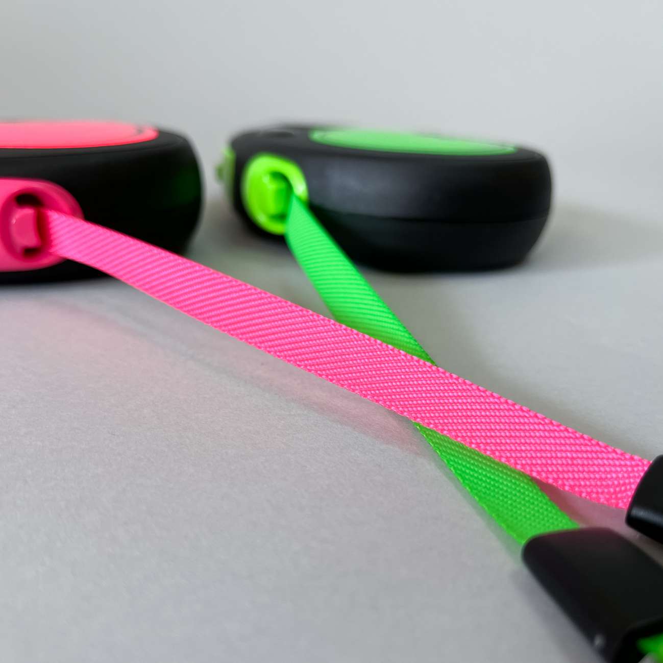 Рулетка для собак на ленте Flexi New Neon