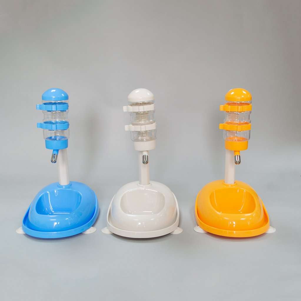 Кормушка поилка с шариком для слобак Сухие усы на присосках