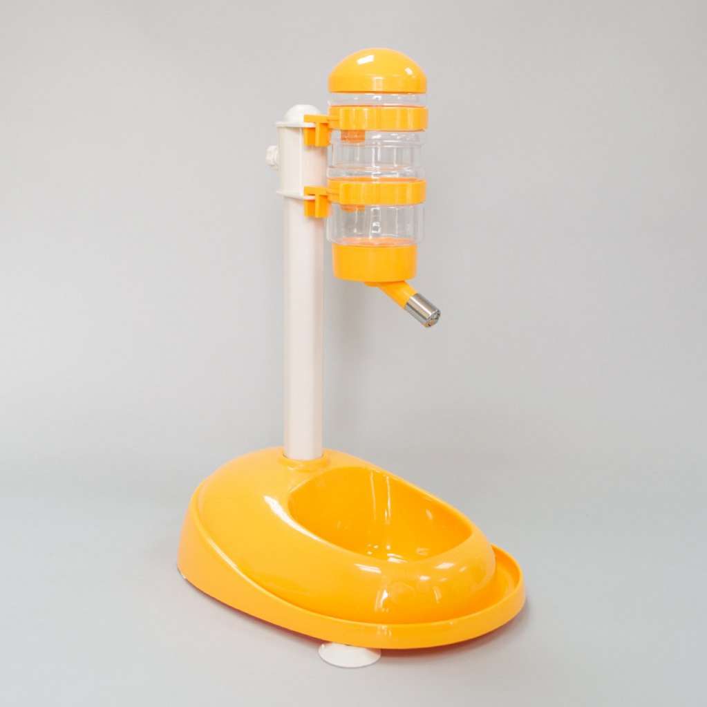 Кормушка поилка с шариком для слобак Сухие усы на присосках