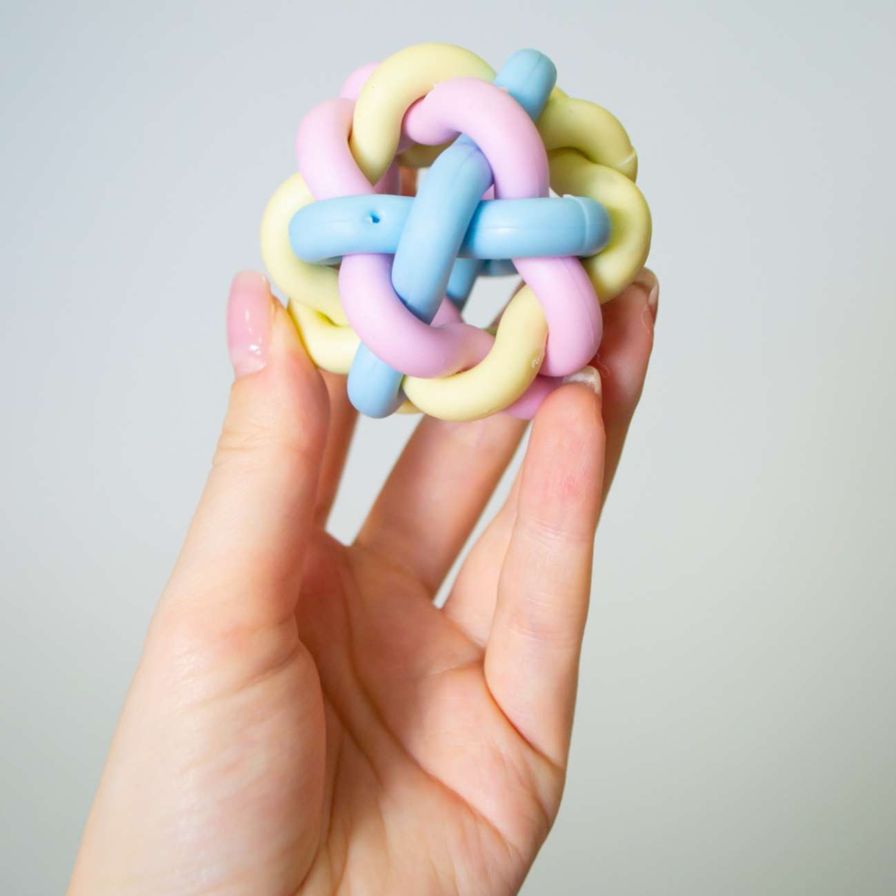 Мяч для собак плетёный резина